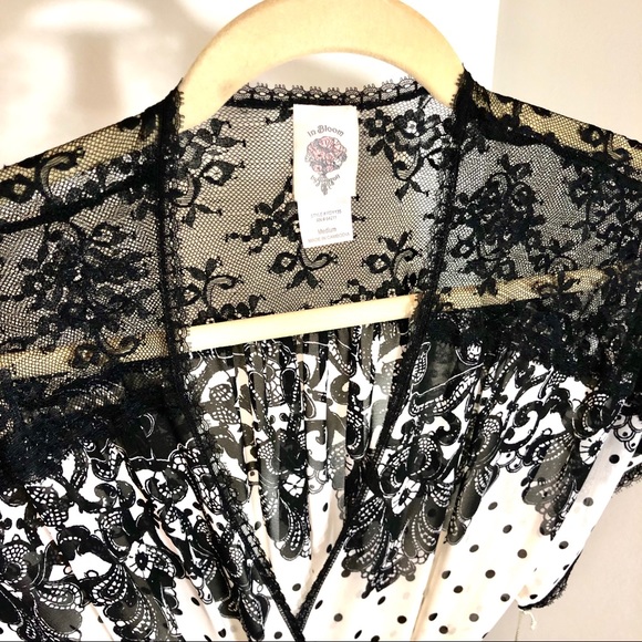 In Bloom Chiffon Robe - Picture 3 of 5